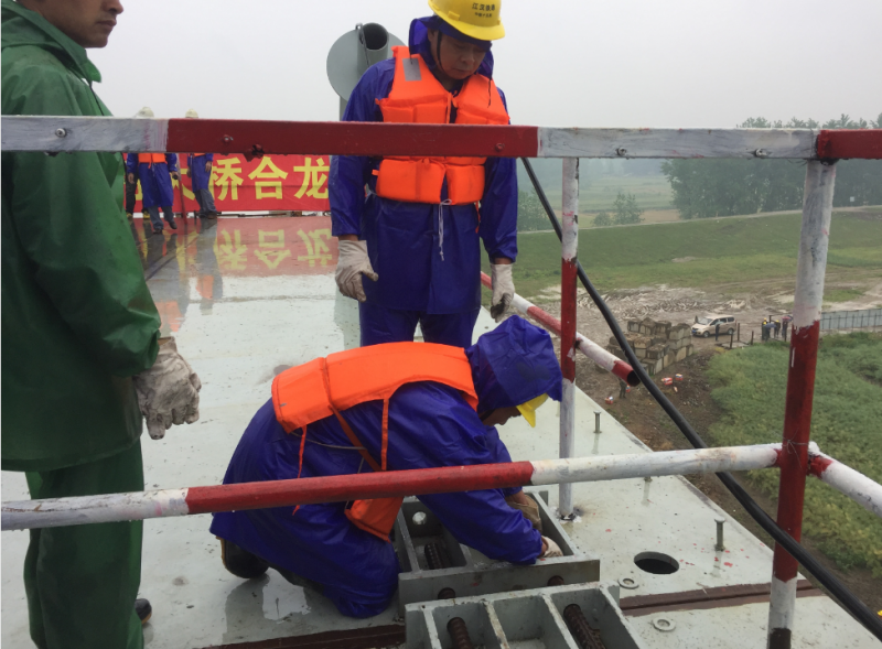 國內(nèi)***大跨度獨塔斜拉鐵路橋今天合龍2